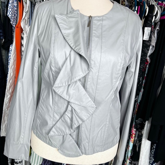 NWOT |•KUT FROM THE KLOTH•| Grey Faux Leather Ruffle Front Jacket Size XL - Picture 2 of 16